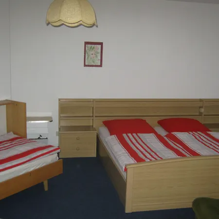 Hotel Am Weißdornbusch 3*