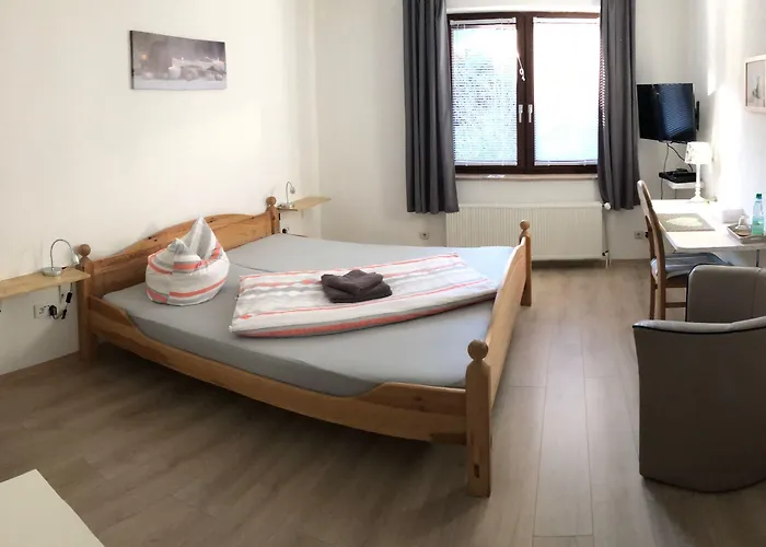 外丝东布希酒店 酒店